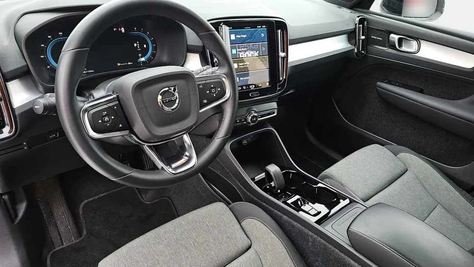 VOLVO XC40 XC40 B3 Plus Dark aut