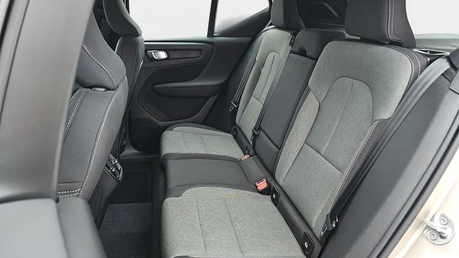 VOLVO XC40 XC40 B3 Plus Dark aut