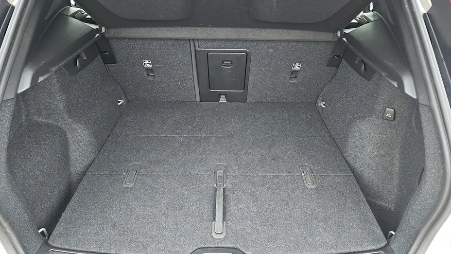 VOLVO XC40 XC40 B3 Plus Dark aut