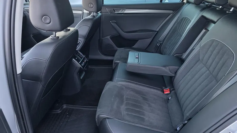 SKODA Superb Superb 2.0 TDI SCR Style DSG