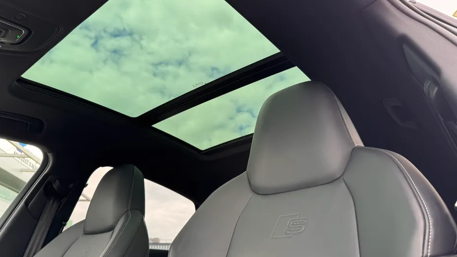 AUDI SQ8 e-tron -