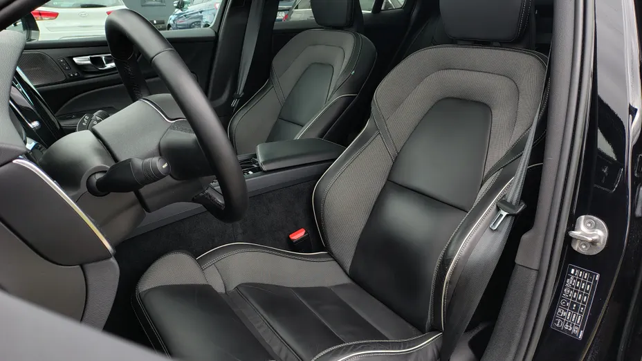 VOLVO V60 V60 B4 D Plus Dark aut