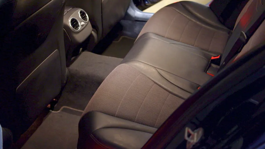 MERCEDES-BENZ C Klasa C 180 CGI BlueEff.