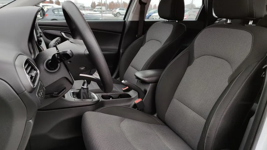 HYUNDAI i30 i30 1.5 DPI Classic +