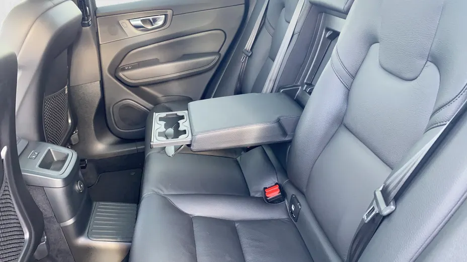 VOLVO XC60 XC60 T6 Plug-In Hybrid AWD Ultra Bright aut