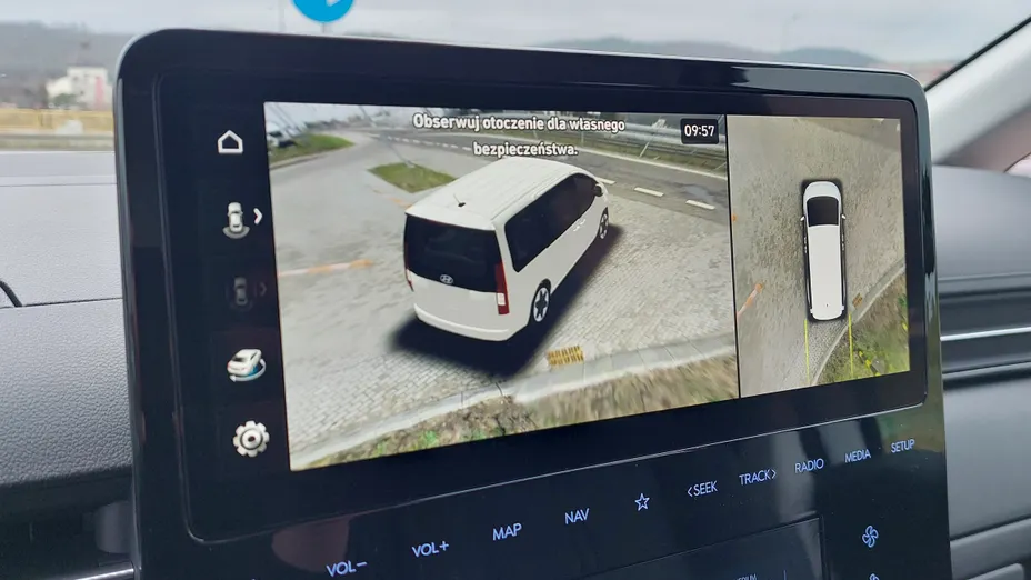 HYUNDAI Staria Staria 1.6 T-GDI HEV Luxury aut Nowy