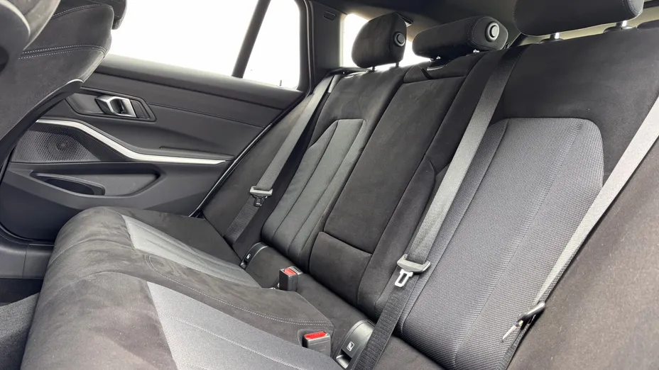 BMW Seria 3 330i xDrive M Sport aut