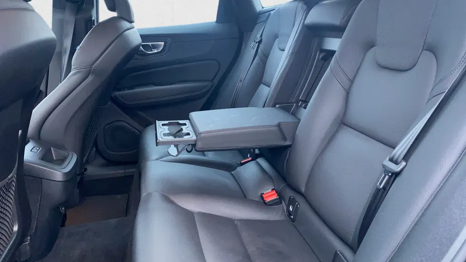 VOLVO XC60 XC60 B5 B AWD Plus Dark aut