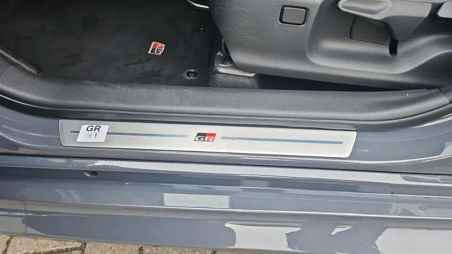 TOYOTA Yaris Yaris Hybrid 1.5 GR Sport