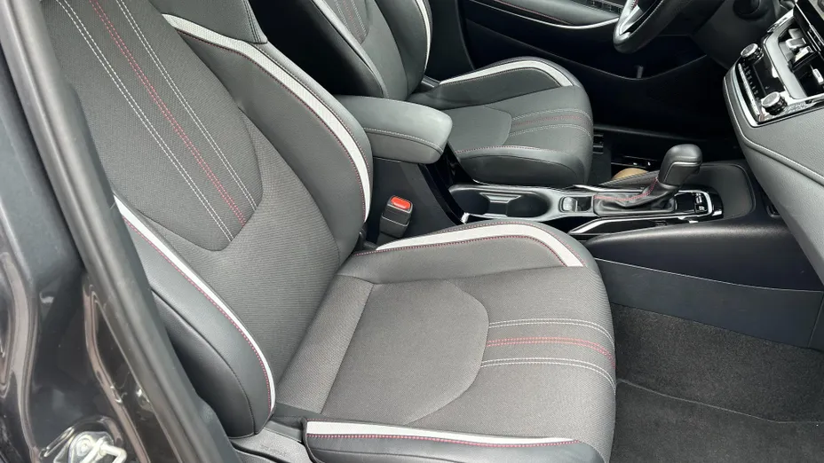 TOYOTA Corolla Corolla 1.8 Hybrid GR Sport