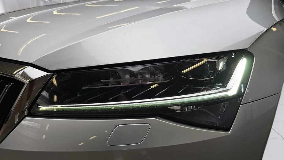 SKODA Superb Superb 2.0 TDI SCR Ambition