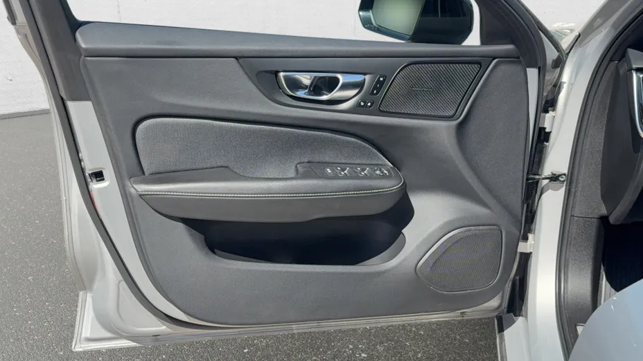 VOLVO V60 V60 B4 D Plus Dark aut