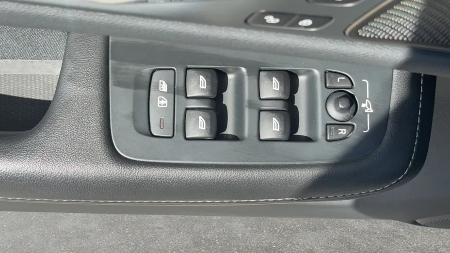 VOLVO V60 V60 B4 D Plus Dark aut