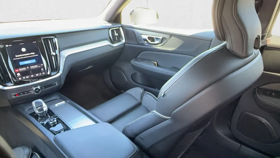 VOLVO V60 V60 B4 D Plus Dark aut