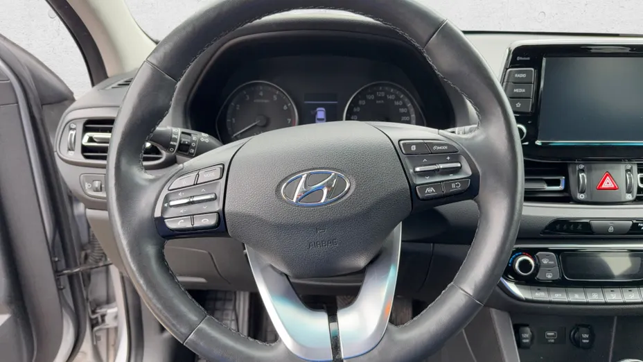 HYUNDAI i30 i30 1.5 DPI Smart