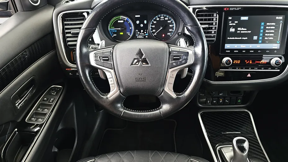 MITSUBISHI Outlander Outlander PHEV Instyle +