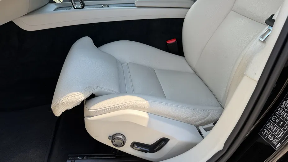 VOLVO V60 V60 B3 B Plus Dark aut