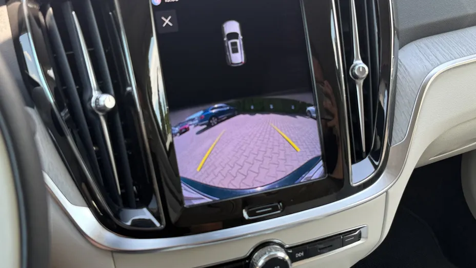 VOLVO V60 V60 B3 B Plus Dark aut