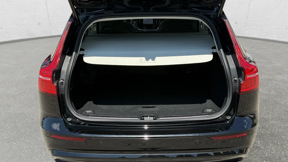 VOLVO V60 V60 B3 B Plus Dark aut