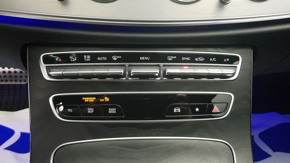 MERCEDES-BENZ E Klasa E 220 d 4-Matic AMG