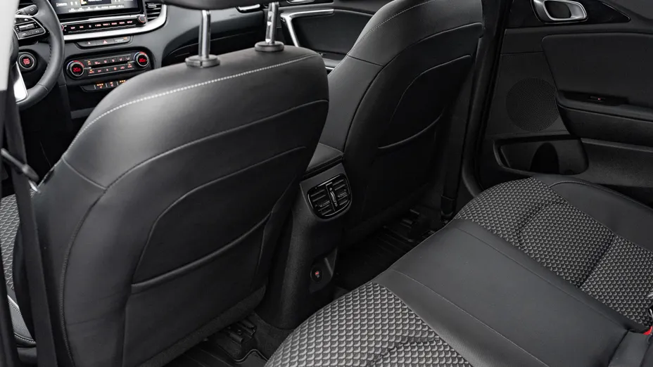 KIA Cee'd Ceed 1.5 T-GDI Tribute DCT