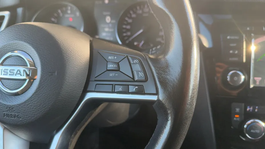 NISSAN Qashqai Qashqai 1.3 DIG-T N-Connecta DCT