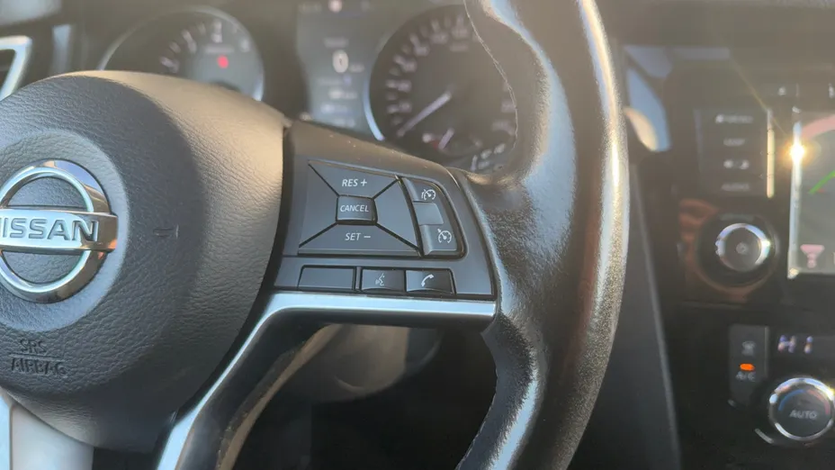 NISSAN Qashqai Qashqai 1.3 DIG-T N-Connecta DCT