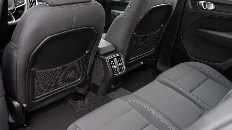 VOLVO XC40 XC40 73kWh P6 Recharge Ultimate aut