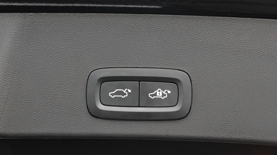 VOLVO XC40 XC40 73kWh P6 Recharge Ultimate aut