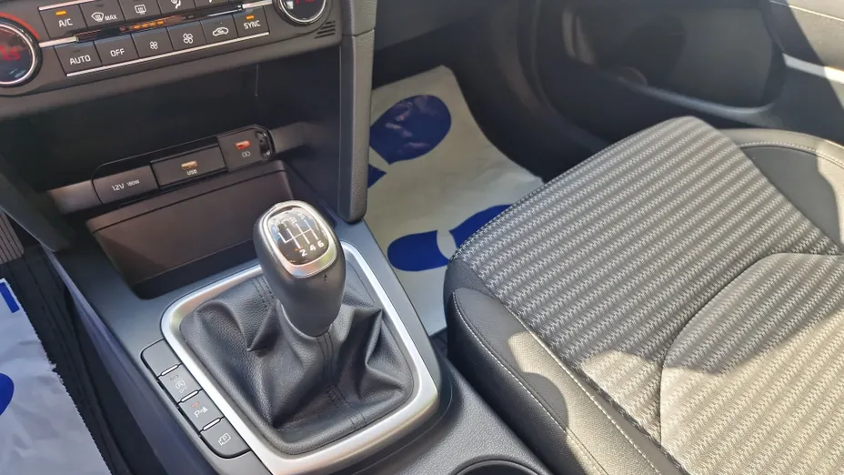 KIA Cee'd Ceed 1.5 T-GDI M