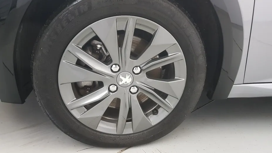 PEUGEOT 208 e-208 Allure