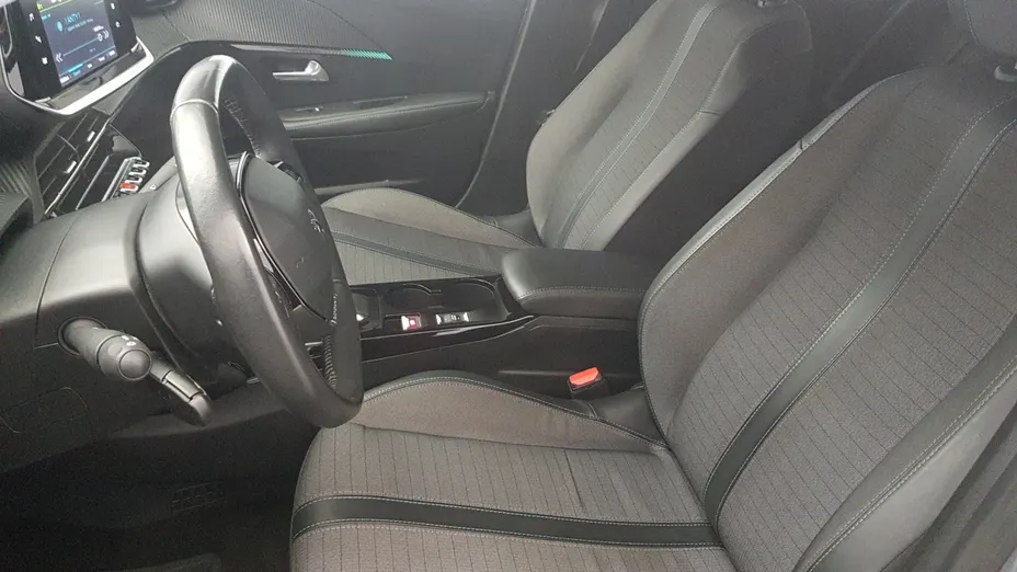 PEUGEOT 208 e-208 Allure