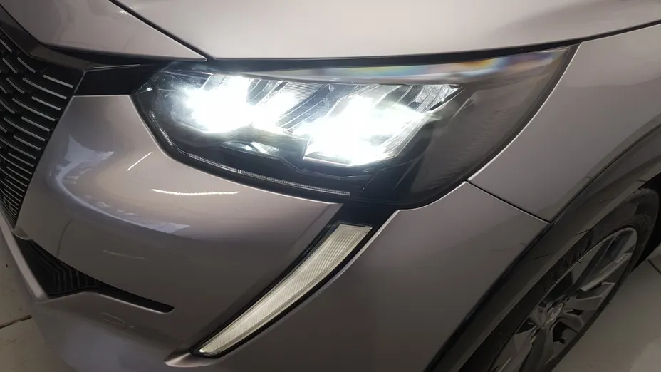 PEUGEOT 208 e-208 Allure