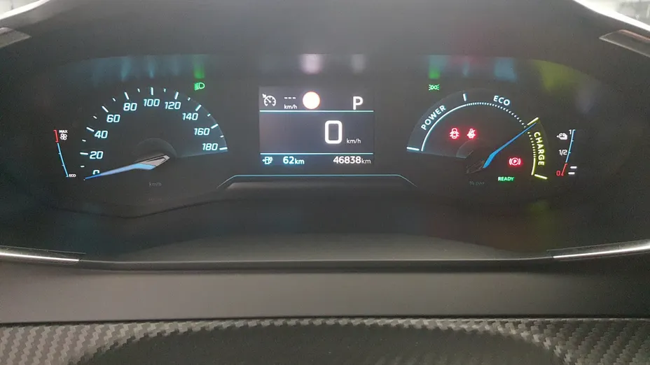 PEUGEOT 208 e-208 Allure