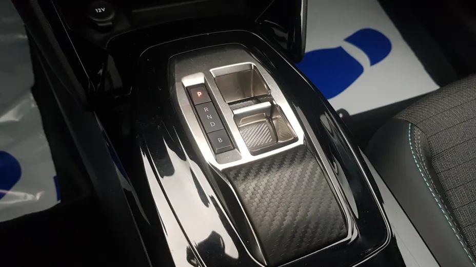 PEUGEOT 208 e-208 Allure