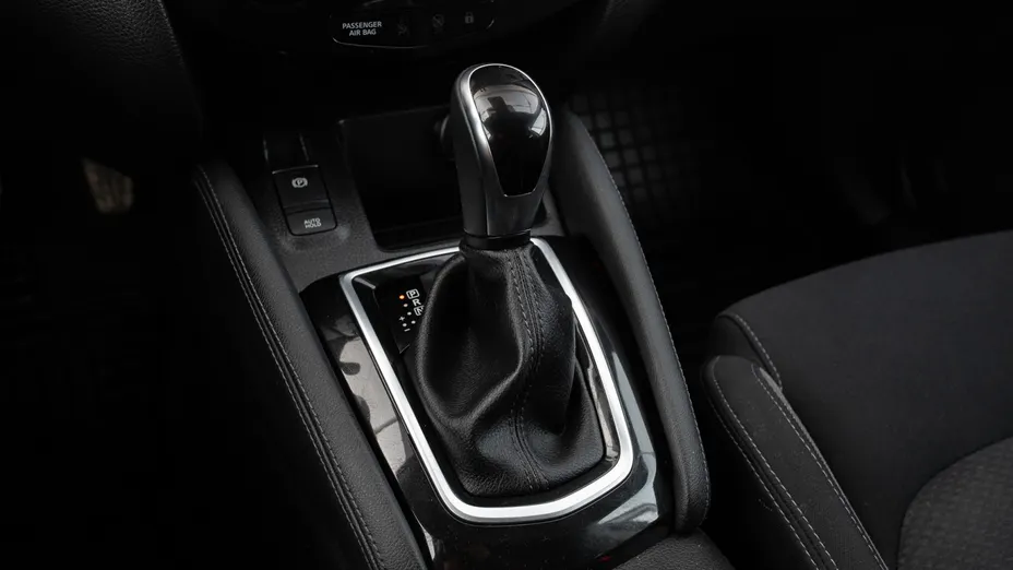 NISSAN Qashqai Qashqai 1.3 DIG-T N-Connecta DCT