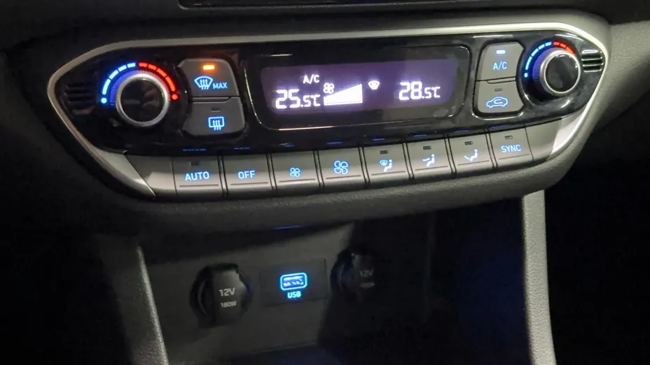 HYUNDAI i30 i30 1.5 DPI Comfort