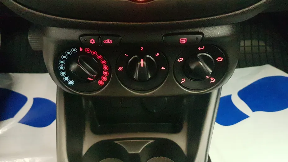 OPEL Corsa Corsa 1.4 Enjoy