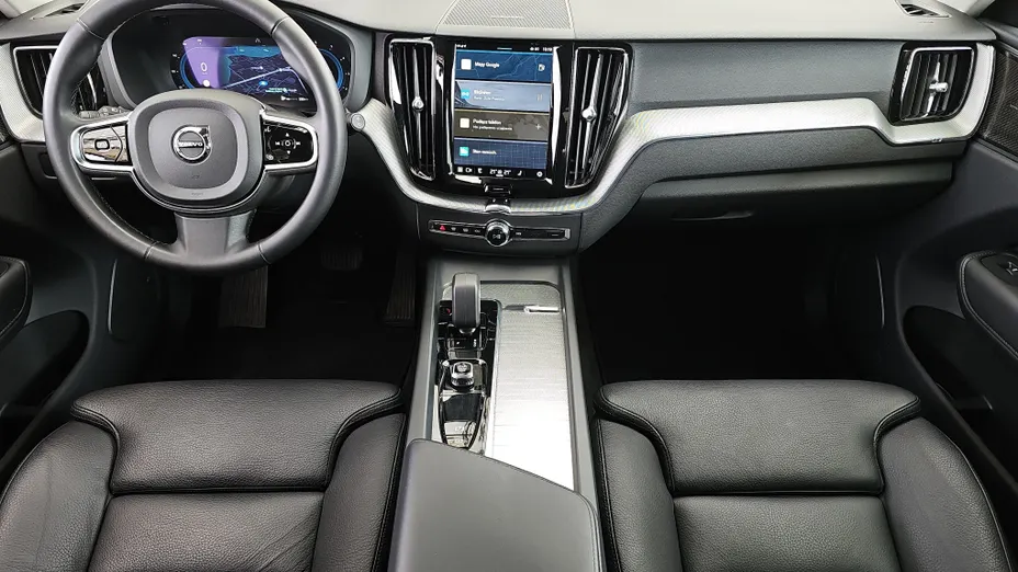 VOLVO XC60 XC60 B4 D AWD Plus Dark aut