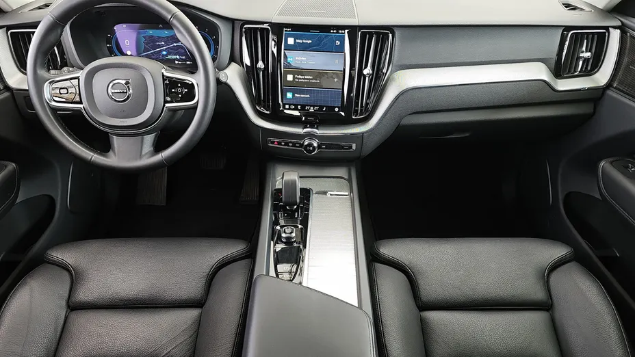 VOLVO XC60 XC60 B4 D AWD Plus Dark aut