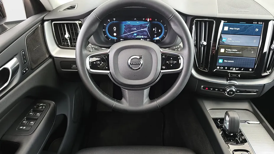 VOLVO XC60 XC60 B4 D AWD Plus Dark aut