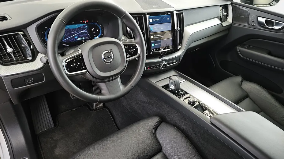 VOLVO XC60 XC60 B4 D AWD Plus Dark aut