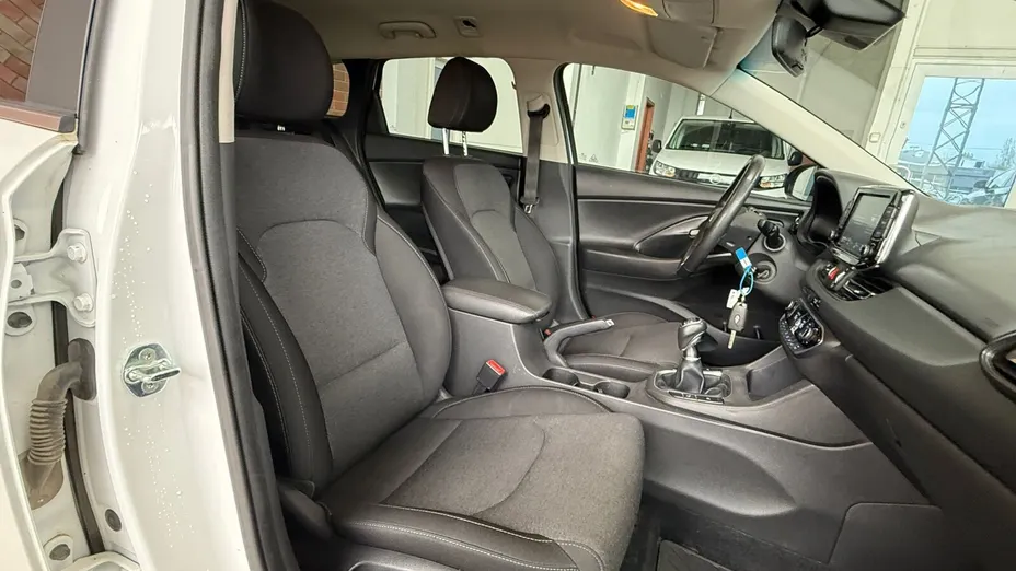 HYUNDAI i30 i30 1.0 T-GDI Smart