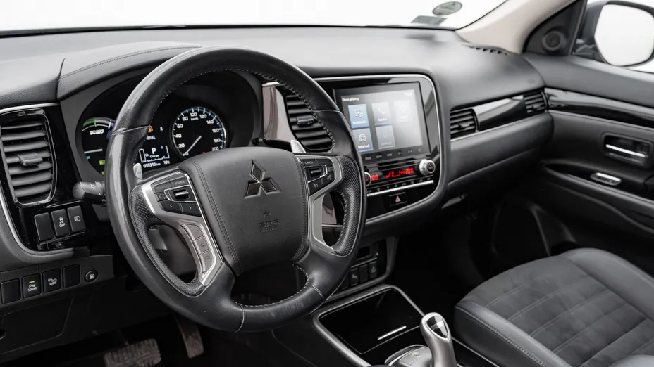 MITSUBISHI Outlander Outlander PHEV Instyle