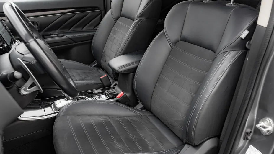 MITSUBISHI Outlander Outlander PHEV Instyle