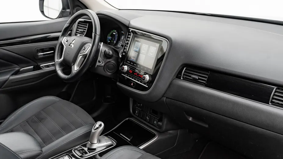 MITSUBISHI Outlander Outlander PHEV Instyle