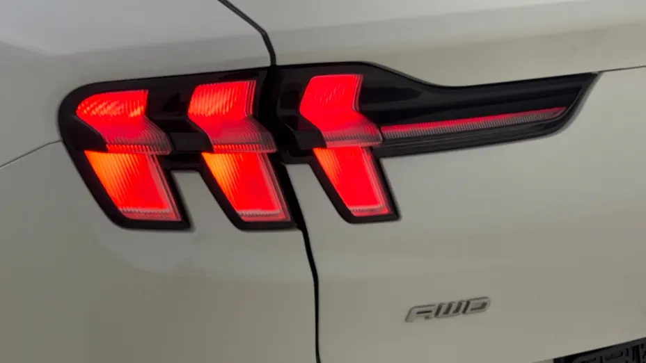 FORD Mustang Mach-E Mustang Mach-E 75kWh AWD