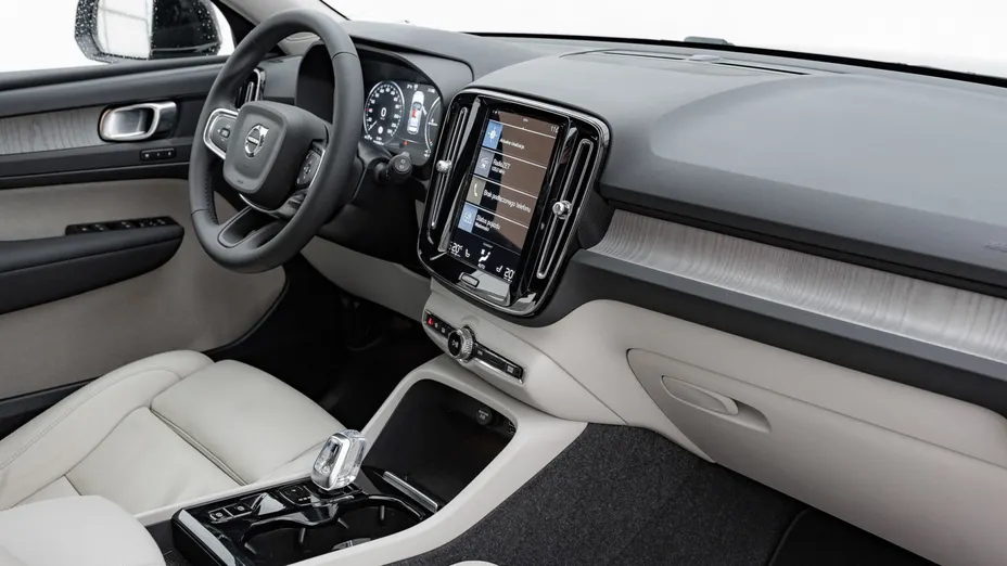 VOLVO XC40 XC40 T5 Plug-In Hybrid Inscription aut