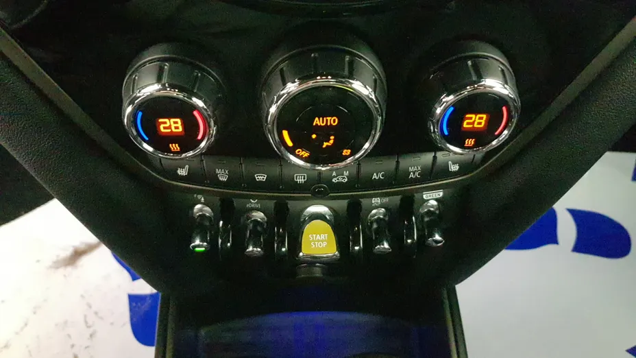 MINI [BMW] Countryman Cooper SE ALL4 Classic Trim aut