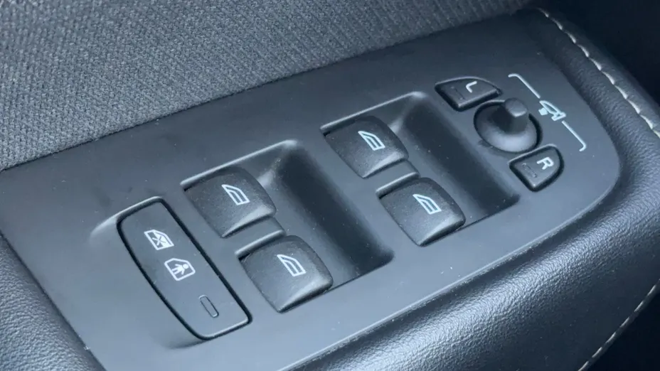 VOLVO XC60 XC60 B4 B R-Design aut